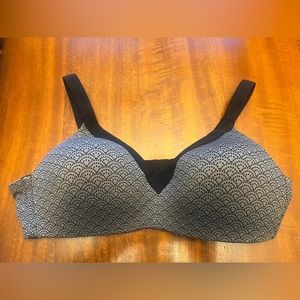 Warner’s wireless lift comfort bra - size 36C